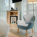 Hesperia Centro آكورونيا